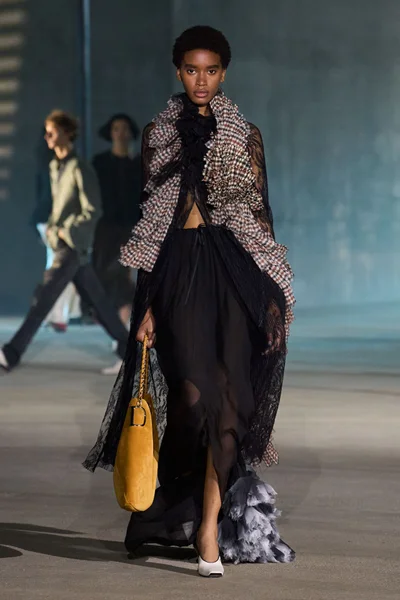 Look 70